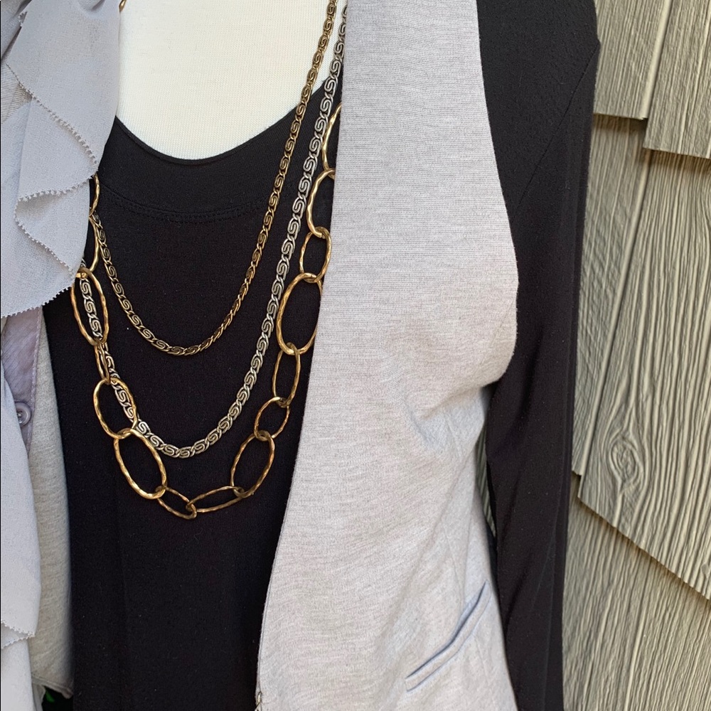 Removable Ruffle Vest - Picture 5 of 8